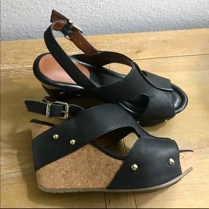 Reaction by Kenneth Cole wedges